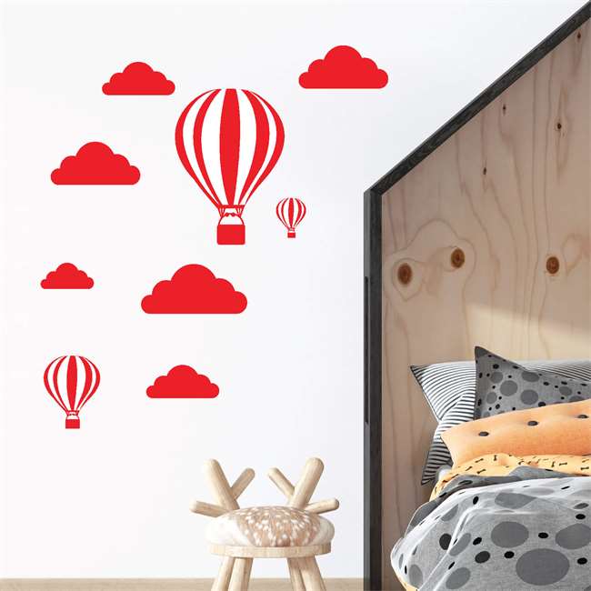 Kırmızı Uçan Balonlar ve Bulut Bebek Çocuk Odası Sticker