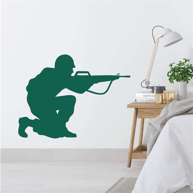 Koyu Yeşil Silah Tutan Asker Sticker